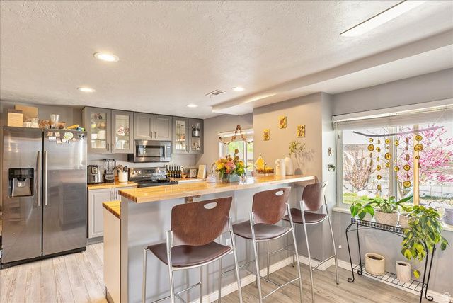 11940 S PINERIDGE RD, Sandy, UT 84094