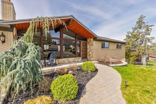 11940 S PINERIDGE RD, Sandy, UT 84094