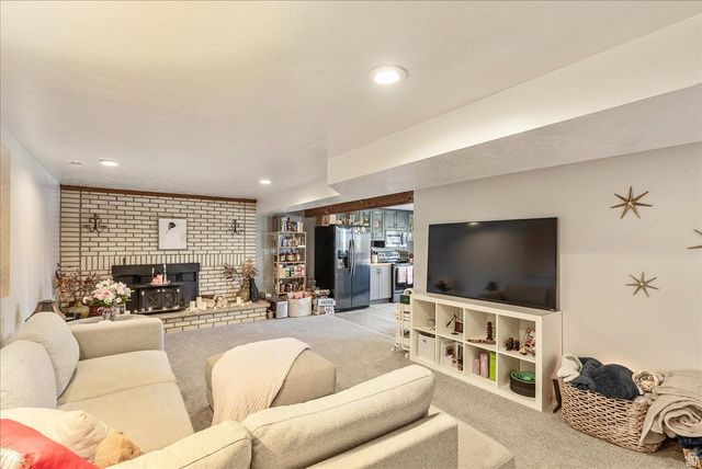 11940 S PINERIDGE RD, Sandy, UT 84094