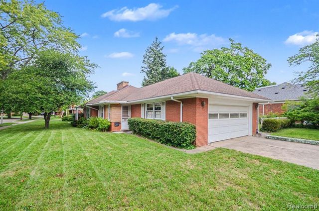19925 E William Court, Grosse Pointe Woods, MI 48236