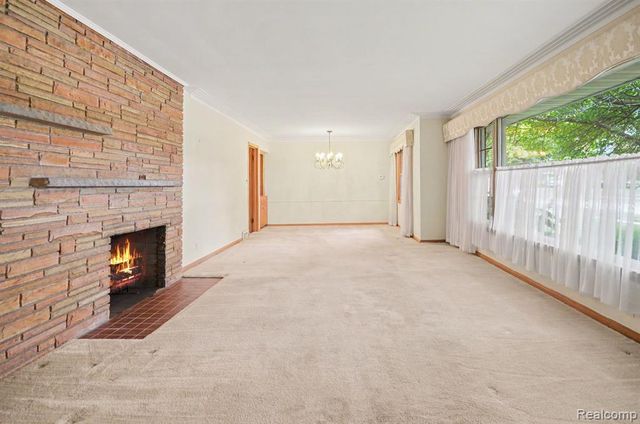 19925 E William Court, Grosse Pointe Woods, MI 48236