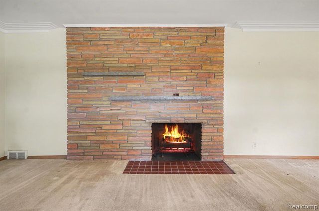 19925 E William Court, Grosse Pointe Woods, MI 48236