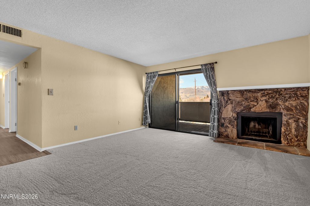 Image 6 of property listing at 2845 Idlewild Drive 204, Reno, NV 89509