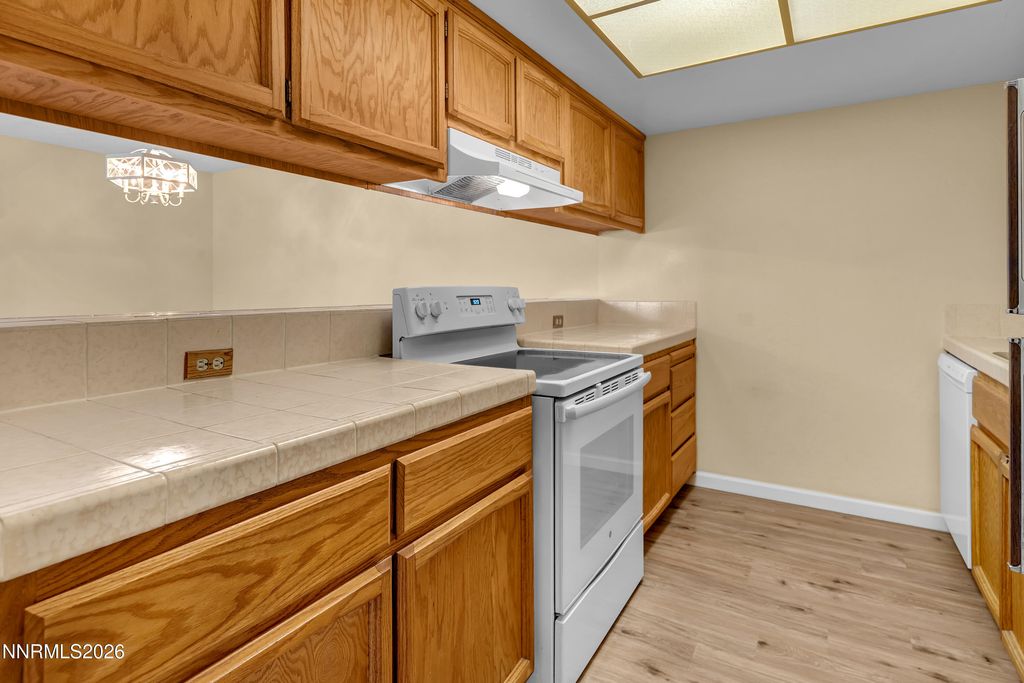 Image 8 of property listing at 2845 Idlewild Drive 204, Reno, NV 89509