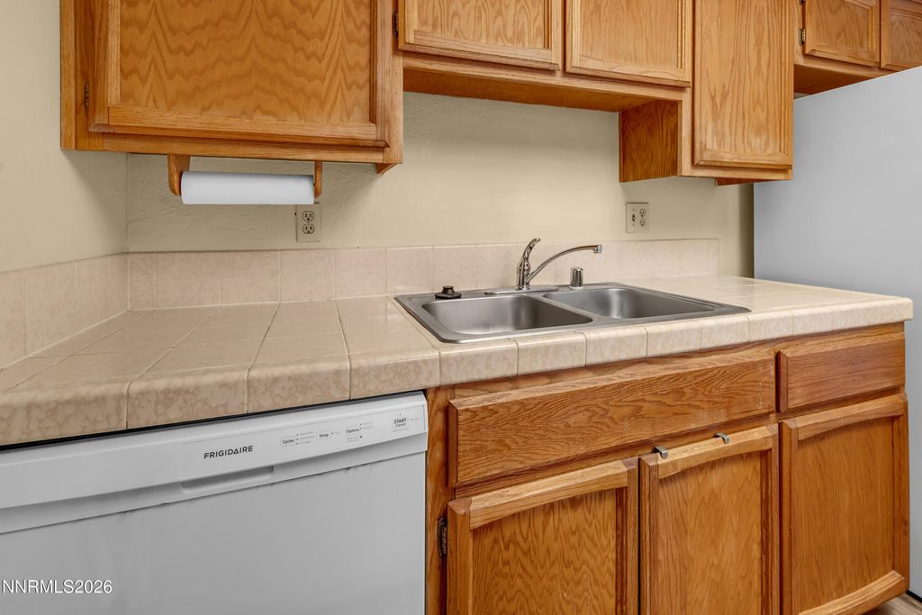 Image 9 of property listing at 2845 Idlewild Drive 204, Reno, NV 89509