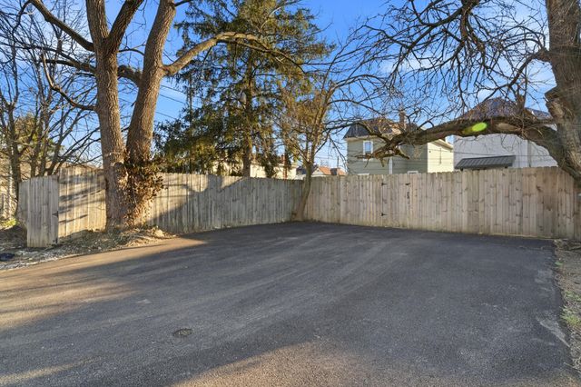 997 Oakwood Avenue, Columbus, OH 43206