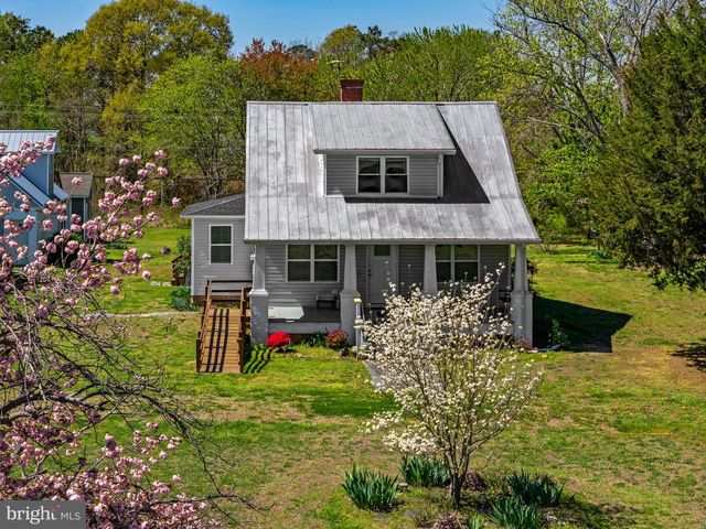 4809 COLES POINT RD, Hague, VA 22469