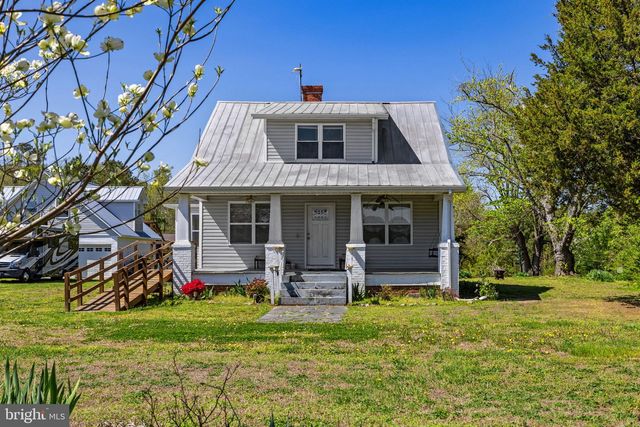 4809 COLES POINT RD, Hague, VA 22469