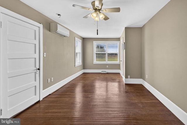 4809 COLES POINT RD, Hague, VA 22469