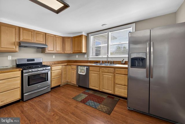 4809 COLES POINT RD, Hague, VA 22469