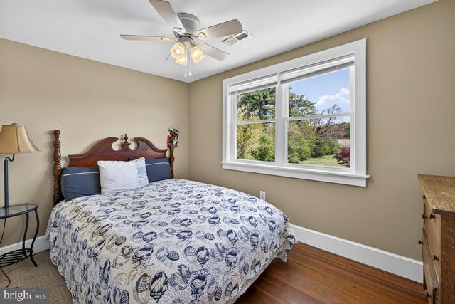 4809 COLES POINT RD, Hague, VA 22469