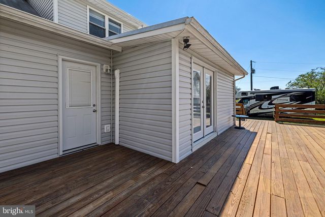 4809 COLES POINT RD, Hague, VA 22469
