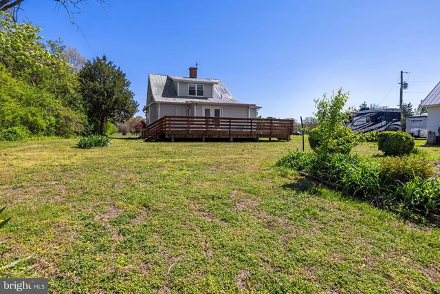 4809 COLES POINT RD, Hague, VA 22469