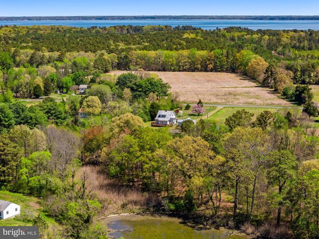 4809 COLES POINT RD, Hague, VA 22469