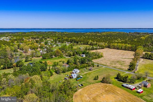 4809 COLES POINT RD, Hague, VA 22469