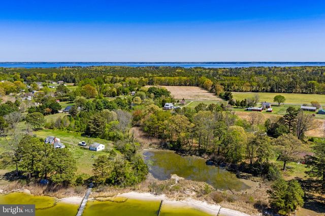 4809 COLES POINT RD, Hague, VA 22469