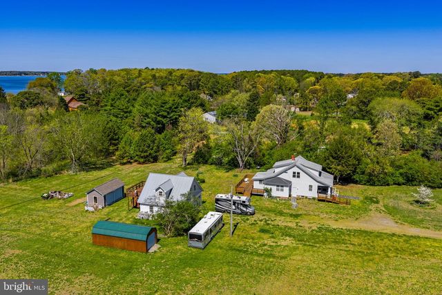 4809 COLES POINT RD, Hague, VA 22469