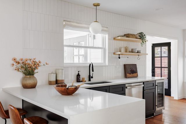 7402 Whistlestop DR, Austin, TX 78749