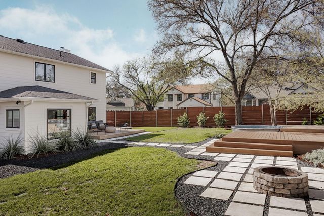 7402 Whistlestop DR, Austin, TX 78749