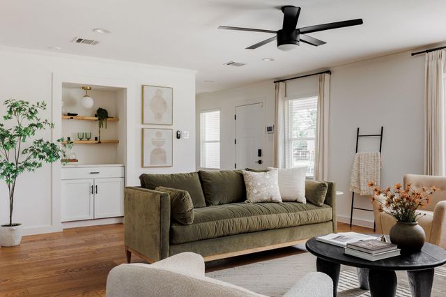 7402 Whistlestop DR, Austin, TX 78749