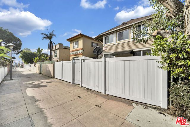 23 19th Avenue, Venice (los Angeles), CA 90291