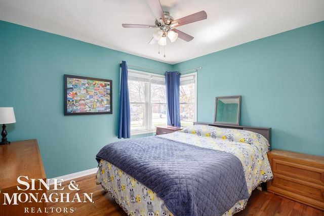 318 Kerby Rd Road, Grosse Pointe Farms, MI 48236