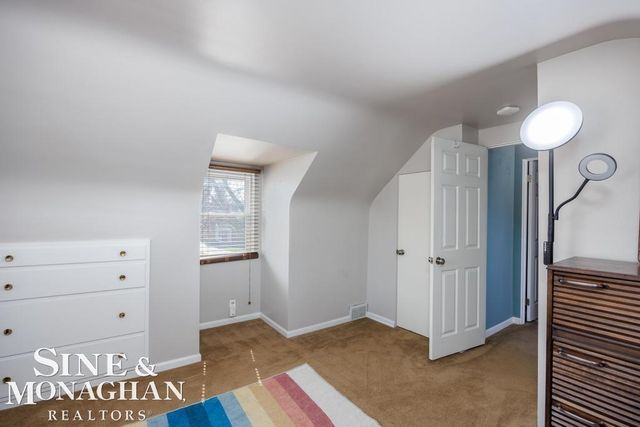 318 Kerby Rd Road, Grosse Pointe Farms, MI 48236