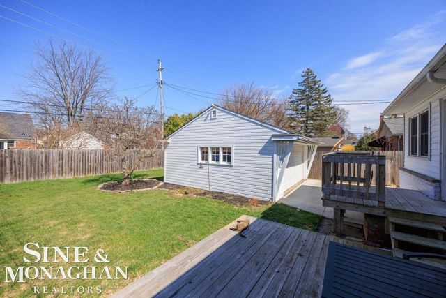 318 Kerby Rd Road, Grosse Pointe Farms, MI 48236