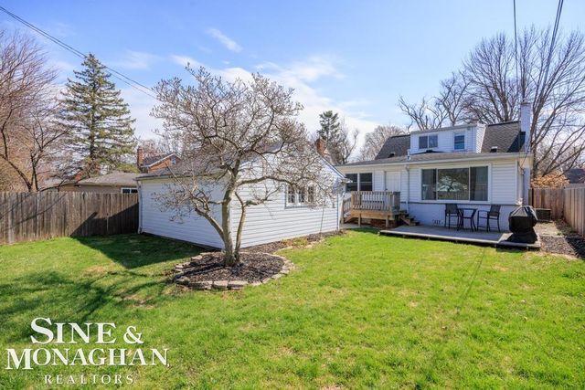 318 Kerby Rd Road, Grosse Pointe Farms, MI 48236