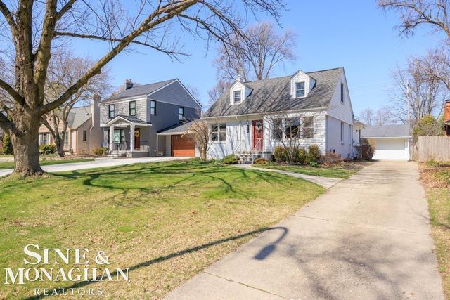 318 Kerby Rd Road, Grosse Pointe Farms, MI 48236