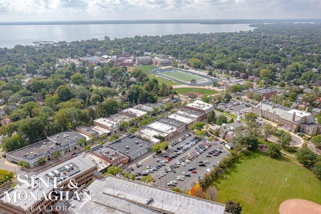 318 Kerby Rd Road, Grosse Pointe Farms, MI 48236