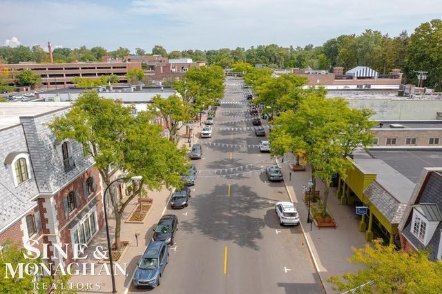 318 Kerby Rd Road, Grosse Pointe Farms, MI 48236