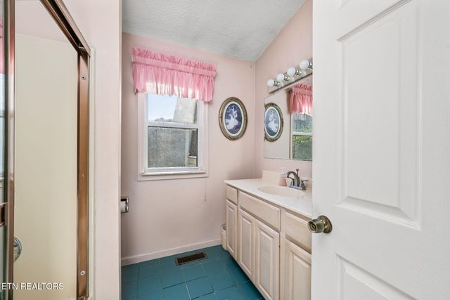 5334 Morgan County Hwy, Lancing, TN 37770