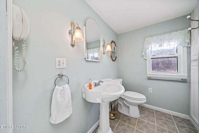 5334 Morgan County Hwy, Lancing, TN 37770