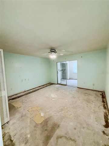450 32ND AVE N 107W, St Petersburg, FL 33704