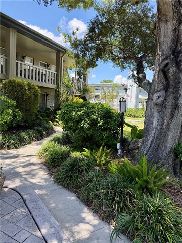 450 32ND AVE N 107W, St Petersburg, FL 33704