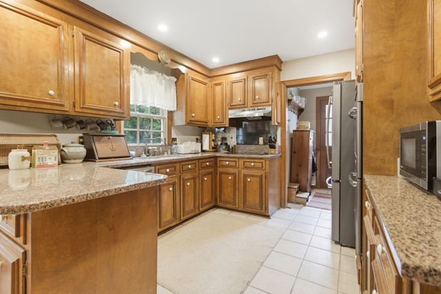 1011 Harbortowne Road, Charleston, SC 29412