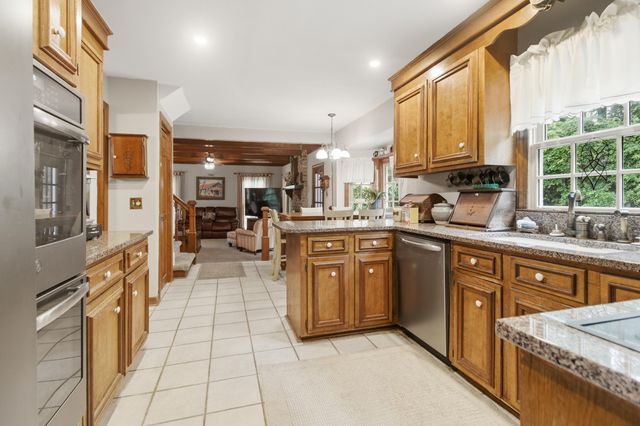 1011 Harbortowne Road, Charleston, SC 29412