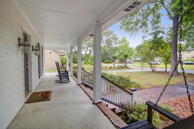 1011 Harbortowne Road, Charleston, SC 29412