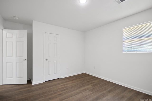 305 E Valentine Road, Jacksonville, AR 72076