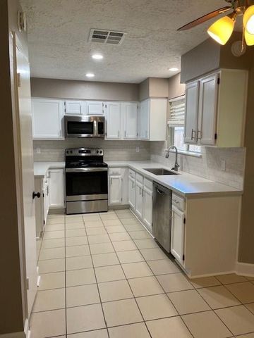 1314 Oak Hollow Drive, Friendswood, TX 77546