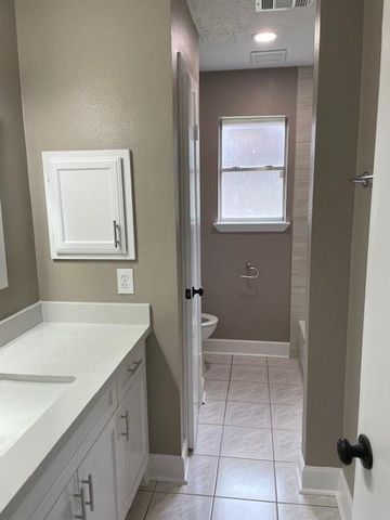1314 Oak Hollow Drive, Friendswood, TX 77546