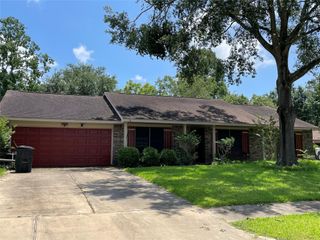 1314 Oak Hollow Drive, Friendswood, TX 77546