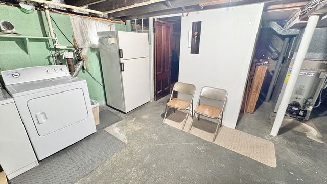 22 Ames St, Quincy, MA 02169