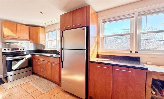 22 Ames St, Quincy, MA 02169