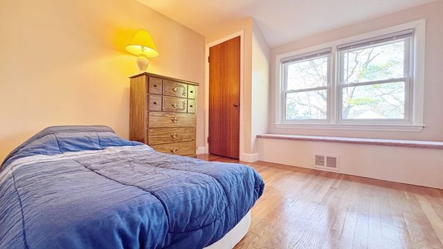 22 Ames St, Quincy, MA 02169