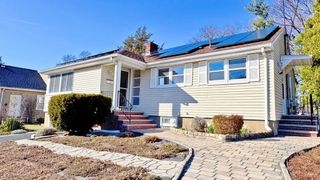 22 Ames St, Quincy, MA 02169