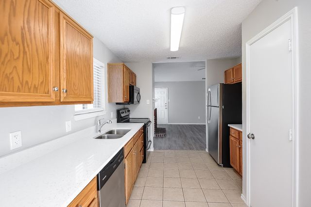 1113 Glen Creek Drive, Mansfield, TX 76063