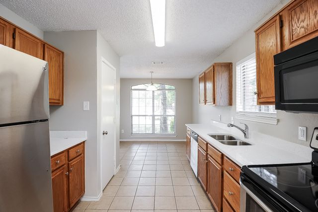 1113 Glen Creek Drive, Mansfield, TX 76063