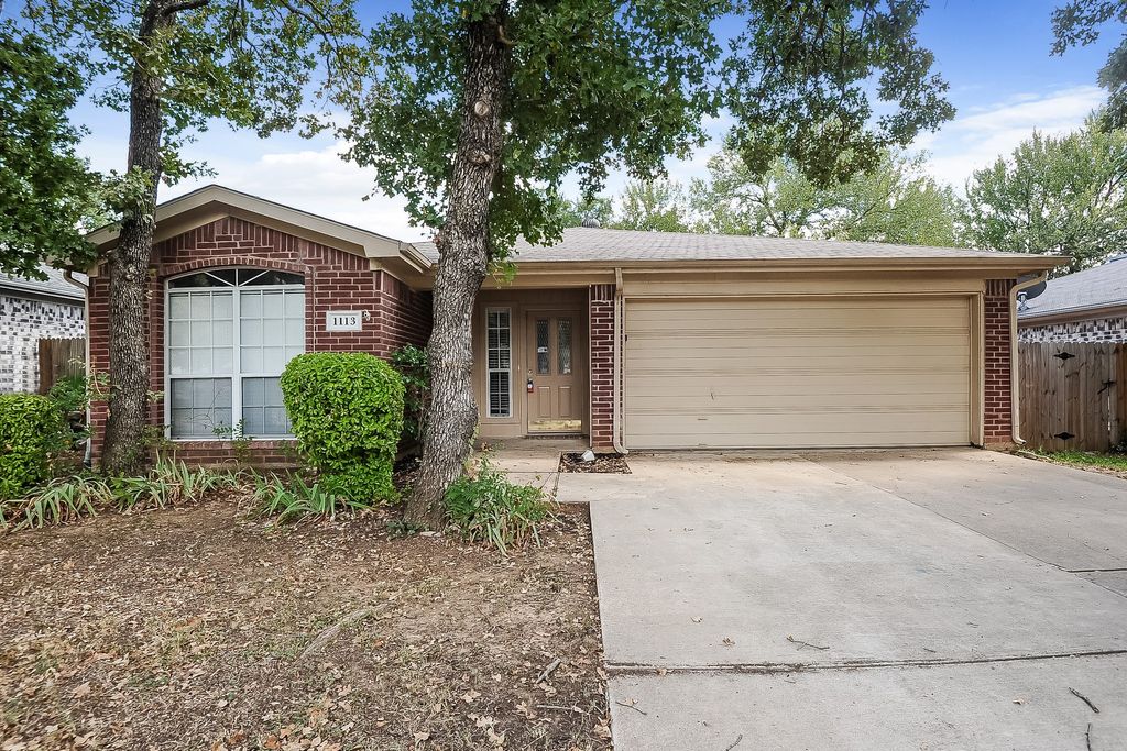 1113 Glen Creek Drive, Mansfield, TX 76063